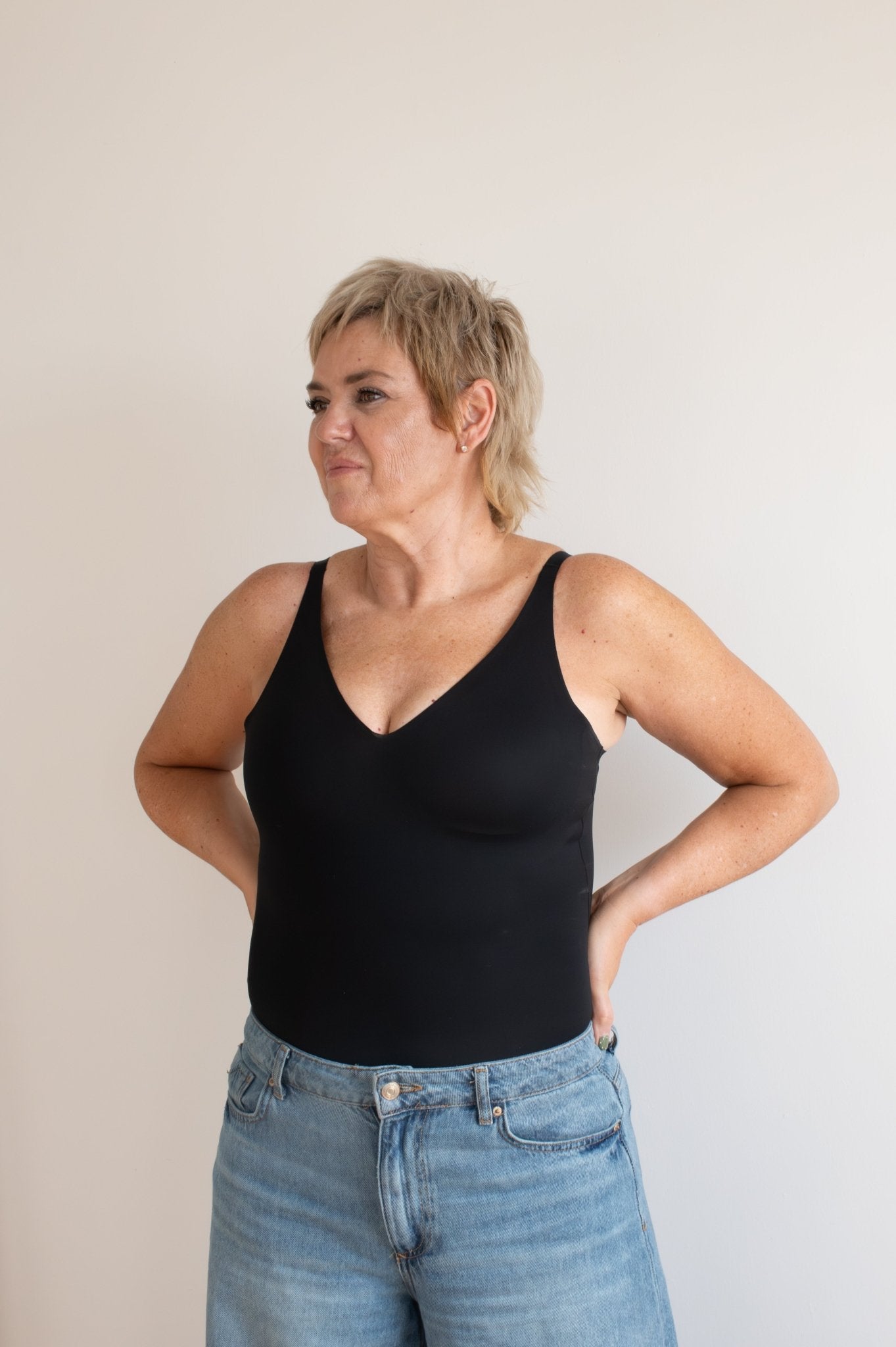 V - Neck Sculpting Cami - Char's version - Luxmery